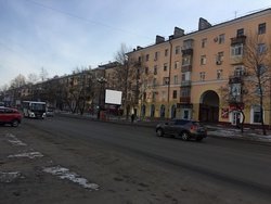 Фотография рекламного носителя, тип: Ситиборд 2.7x3.7, адрес: Ленина ул., д.44, Хабаровск, Хабаровский край, Россия. Сторона А №797174