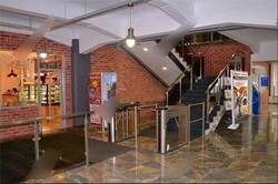 Фотография рекламного носителя, тип: Диспенсер листовок, адрес: Бизнес-центр «REDCadet», Красного Курсанта ул., д.25, Санкт-Петербург, Россия. Сторона/вариант №826719