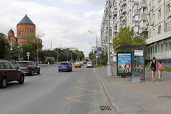 Фотография рекламного носителя, тип: Остановка 1.8x1.2, адрес: Олимпийский пр-т., д.22, Москва, Россия. Сторона А №557039