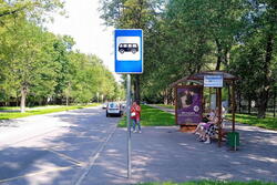 Фотография рекламного носителя, тип: Остановка 1.8x1.2, адрес: 13-я Парковая ул., д.16, ост. "13-я Парковая ул. 16", Москва, Россия. Сторона А №925279