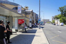 Фотография рекламного носителя, тип: Остановка 1.8x1.2, адрес: Семеновская Б. ул., ост. м. Электрозаводская, поз.1, Москва, Россия. Сторона Б №334691