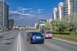 Фотография рекламного носителя, тип: Ситиборд 2.7x3.7, адрес: Фурманова ул., д.123, Екатеринбург, Свердловская область, Россия. Сторона А1-А6 №651431