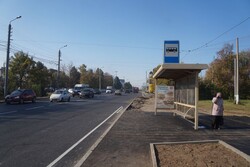 Фотография рекламного носителя, тип: Остановка 1.4x1.6, адрес: Одоевское ш., д.77, Тула, Тульская область, Россия. Сторона A №805803