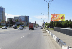 Фотография рекламного носителя, тип: Билборд 3x6, адрес: Маршала Жукова ул., Фрунзенский мост, Омск, Омская область, Россия. Сторона А1 №827860