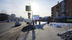 Фотография рекламного носителя, тип: Ситиборд 2.7x3.7, адрес: Космонавтов ул., д.49, Екатеринбург, Свердловская область, Россия. Сторона A1-A10 №979204