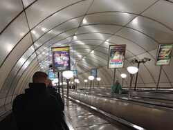 Фотография рекламного носителя, тип: Лайтбокс, адрес: Станция метро «Комендантский проспект», линия Фрунзенско-Приморская, Санкт-Петербург, Россия. Сторона/вариант Б №1060725