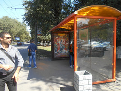 Фотография рекламного носителя, тип: Остановка 1.8x1.2, адрес: Шолохова пр-т., ост. ПервомР "Аэропорт", поз.2, Ростов-на-Дону, Ростовская область, Россия. Сторона А №631337