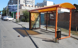 Фотография рекламного носителя, тип: Остановка 1.8x1.2, адрес: Текучева ул., ост. ЛенР "Текучева/Приволжский", поз.2, Ростов-на-Дону, Ростовская область, Россия. Сторона А №622672