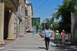 Фотография рекламного носителя, тип: Ситиборд 2.7x3.7, адрес: Ленина пр-т. Х Комсомольская ул., поз.1, Волгоград, Волгоградская область, Россия. Сторона Б №338095