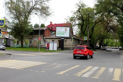 Фотография рекламного носителя, тип: Ситиборд 2.7x3.7, адрес: Гвардейский пер., д.40 Х Варфоломеева ул., Ростов-на-Дону, Ростовская область, Россия. Сторона Б1-Б6 №842002