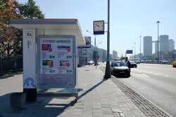 Фотография рекламного носителя, тип: Остановка 1.8x1.2, адрес: Ленинградский пр-т., д.64, поз.2, Москва, Россия. Сторона Б №580088