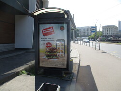 Фотография рекламного носителя, тип: Остановка 1.8x1.2, адрес: Черной речки наб., д.53, поз.1 Х Торжковская ул., Санкт-Петербург, Россия. Сторона Б №139879