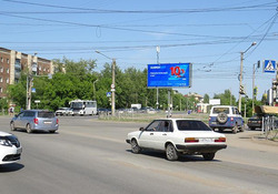Фотография рекламного носителя, тип: Билборд 3x6, адрес: Новокирпичная ул. Х 6-я Станционная ул., д.2, корп.2, Омск, Омская область, Россия. Сторона А1 №198109
