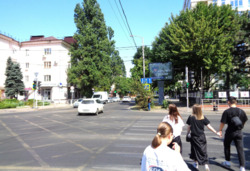 Фотография рекламного носителя, тип: Ситиборд 2.7x3.7, адрес: Хакурате ул. Х Красная ул., Краснодар, Краснодарский край, Россия. Сторона A1-A5 №459387