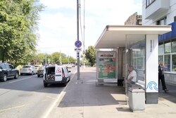 Фотография рекламного носителя, тип: Остановка 1.8x1.2, адрес: Химкинский б-р, ост. "Захарково", Москва, Россия. Сторона А №936064