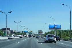 Фотография рекламного носителя, тип: Суперсайт 4x12, адрес: МКАД, 70 850м, Москва, Россия. Сторона А1 №328359